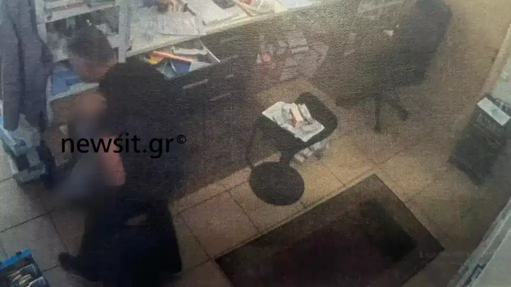 Γυναικοκτονία στην Καβάλα: Εικόνες σοκ από τη δολοφονία της φαρμακοποιού – Η στιγμή που ο συζυγοκτόνος μεταφέρει το άψυχο κορμί της