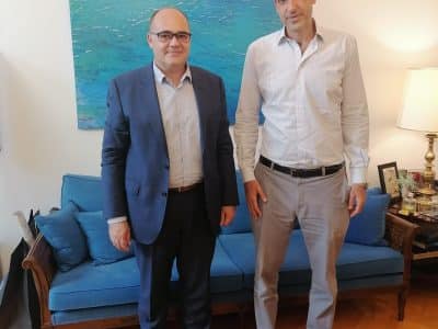 Ο πρόεδρος της ΝΟΔΕ στο Μαξίμου!