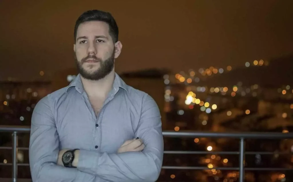 Χαλκιδική: Κατάθεση ψυχής από τον 30χρονο που κολυμπούσε 20 ώρες για να σωθεί – «Η μπάλα ήταν σχεδόν ξεφούσκωτη»