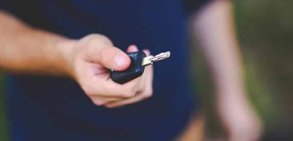 Σέρρες: Κλείδωσαν τα παιδιά τους για 20 λεπτά μέσα στο αυτοκίνητο για να φάνε σουβλάκια Σέρρες: Κλείδωσαν τα παιδιά τους για 20 λεπτά μέσα στο αυτοκίνητο για να φάνε σουβλάκια