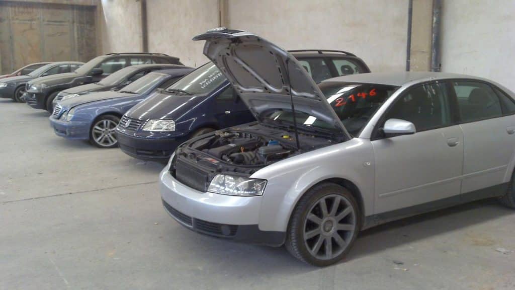 Νέα δημοπρασία από την ΑΑΔΕ: BMW και Mercedes από 1.000 ευρώ