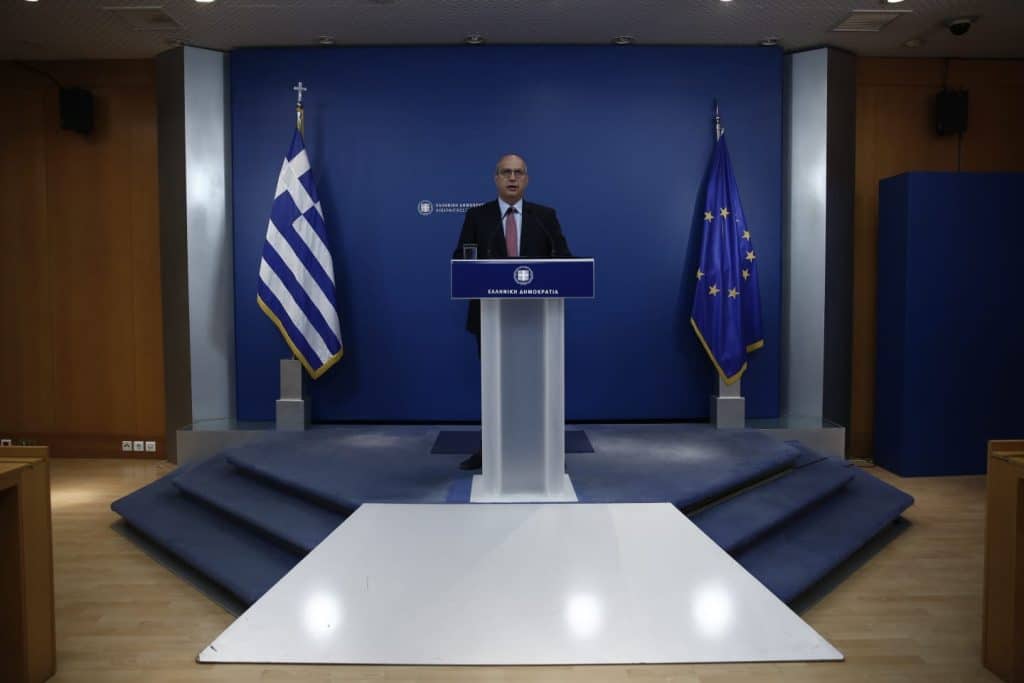 Ενημέρωση των πολιτικών συντακτών και των ανταποκριτών ξένου Τύπου από τον Υφυπουργό παρά τω Πρωθυπουργώ, Κυβερνητικό Εκπρόσωπο και Βουλευτή Φθιώτιδας, Γιάννη Οικονόμου