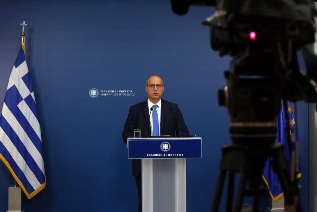 Ενημέρωση των πολιτικών συντακτών και των ανταποκριτών ξένου Τύπου από τον Υφυπουργό παρά τω Πρωθυπουργώ, Κυβερνητικό Εκπρόσωπο και Βουλευτή Φθιώτιδας, Γιάννη Οικονόμου Ενημέρωση των πολιτικών συντακτών και των ανταποκριτών ξένου Τύπου από τον Υφυπουργό παρά τω Πρωθυπουργώ, Κυβερνητικό Εκπρόσωπο και Βουλευτή Φθιώτιδας, Γιάννη Οικονόμου