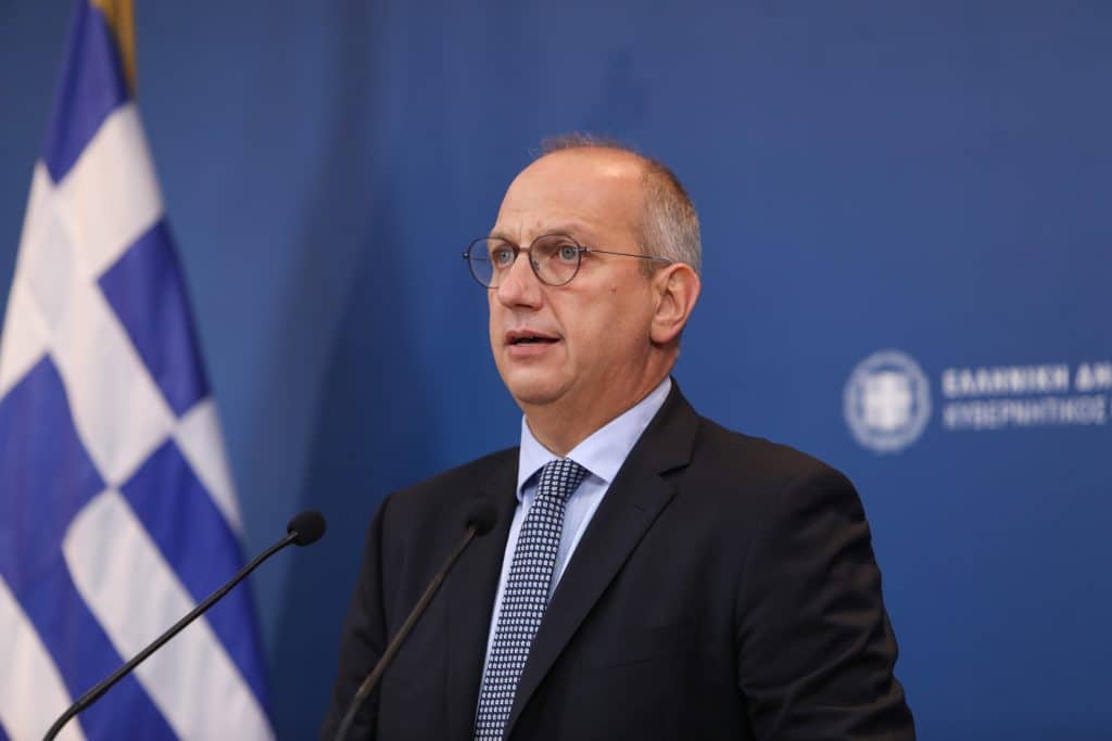 Ενημέρωση των πολιτικών συντακτών και των ανταποκριτών ξένου Τύπου από τον Υφυπουργό παρά τω Πρωθυπουργώ, Κυβερνητικό Εκπρόσωπο και Βουλευτή Φθιώτιδας, Γιάννη Οικονόμου Ενημέρωση των πολιτικών συντακτών και των ανταποκριτών ξένου Τύπου από τον Υφυπουργό παρά τω Πρωθυπουργώ, Κυβερνητικό Εκπρόσωπο και Βουλευτή Φθιώτιδας, Γιάννη Οικονόμου