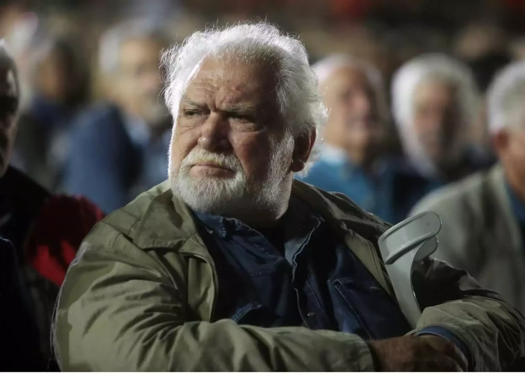 Πέθανε ο Κώστας Καζάκος Πέθανε ο Κώστας Καζάκος