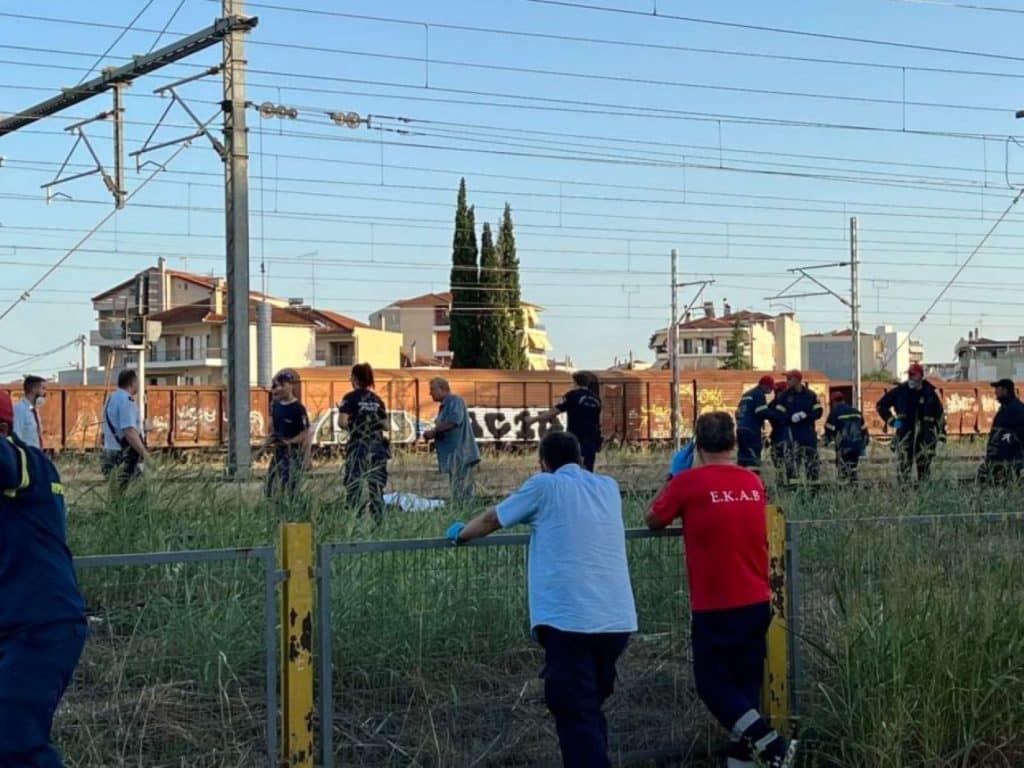 Λάρισα: Άνθρωπος παρασύρθηκε από τρένο και σκοτώθηκε Λάρισα: Άνθρωπος παρασύρθηκε από τρένο και σκοτώθηκε