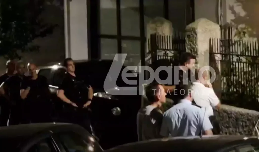 Πάτρα: Συνελήφθη ο άνδρας που απειλούσε με τσεκούρι μετά από επέμβαση της ΟΠΚΕ