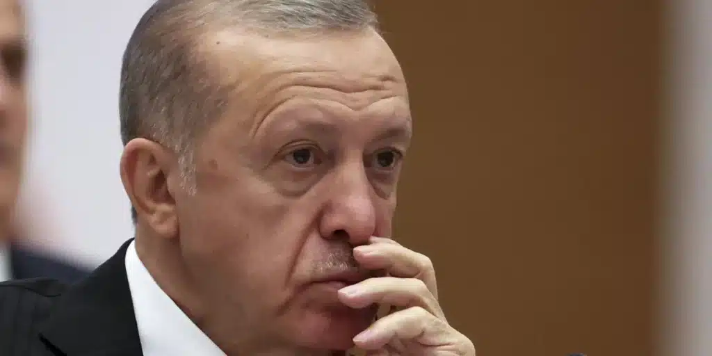Ανάλυση Carnegie: «Ξεψαχνίζει» τον Ερντογάν και τα παιχνίδια στην εξωτερική πολιτική Ανάλυση Carnegie: «Ξεψαχνίζει» τον Ερντογάν και τα παιχνίδια στην εξωτερική πολιτική
