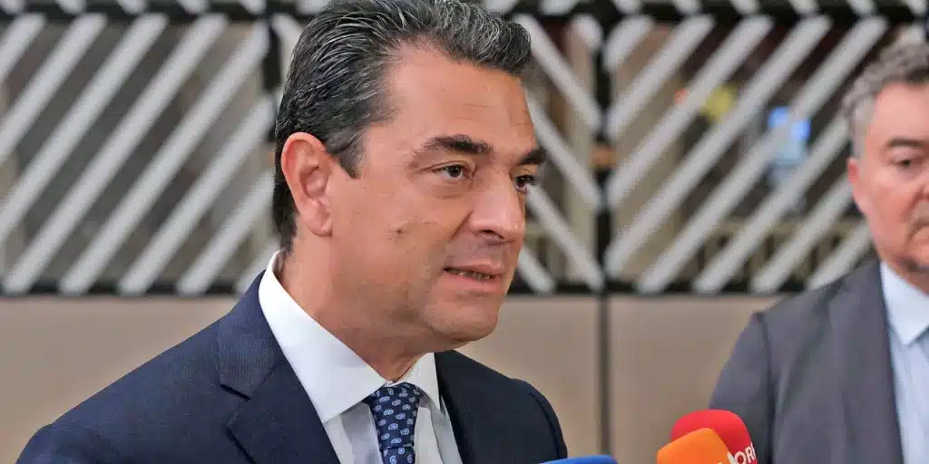 Σκρέκας: Πρόγραμμα επιδότησης για ηλιακούς θερμοσίφωνες -Σχεδόν μηδενικές πιθανότητες για διακοπές ρεύματος