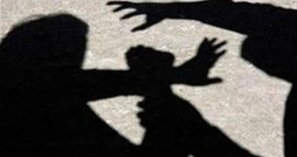 Επεισόδιο με σκηνές από κινηματογραφική ταινία στον Βόλο—Καβγάς με ξύλο μέσα στη θάλασσα Επεισόδιο με σκηνές από κινηματογραφική ταινία στον Βόλο—Καβγάς με ξύλο μέσα στη θάλασσα