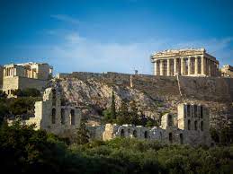 Νεκρή η γυναίκα που έπεσε από την Ακρόπολη Νεκρή η γυναίκα που έπεσε από την Ακρόπολη