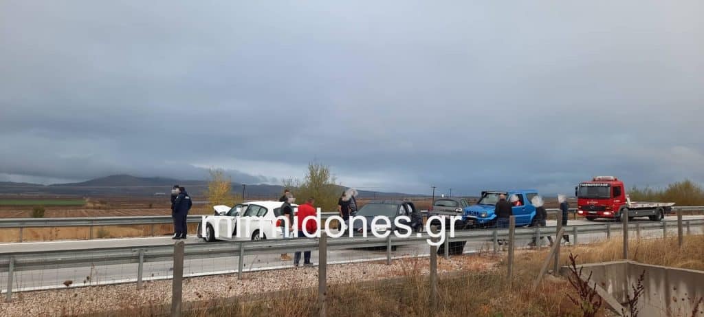 Δομοκός :Καραμπόλα τεσσάρων αυτοκινήτων στον Ε65 στο ύψος  της Ξυνιάδας