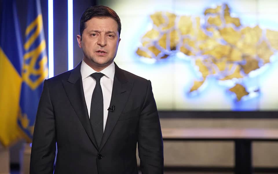 Κίεβο: Πύραυλος έπεσε κοντά στο γραφείο του Ζελένσκι -«Προσπαθούν να μας εξαφανίσουν από προσώπου γης» Κίεβο: Πύραυλος έπεσε κοντά στο γραφείο του Ζελένσκι -«Προσπαθούν να μας εξαφανίσουν από προσώπου γης»