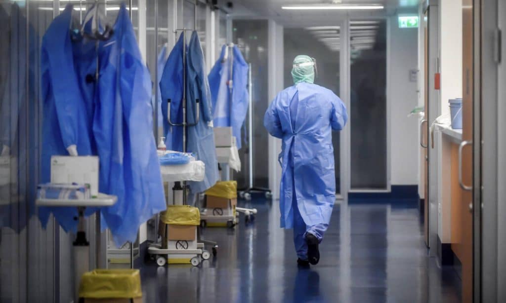Κορονοϊός: Πάνω από 55.000 τα κρούσματα την τελευταία εβδομάδα – 107 θάνατοι και 74 διασωληνωμένοι