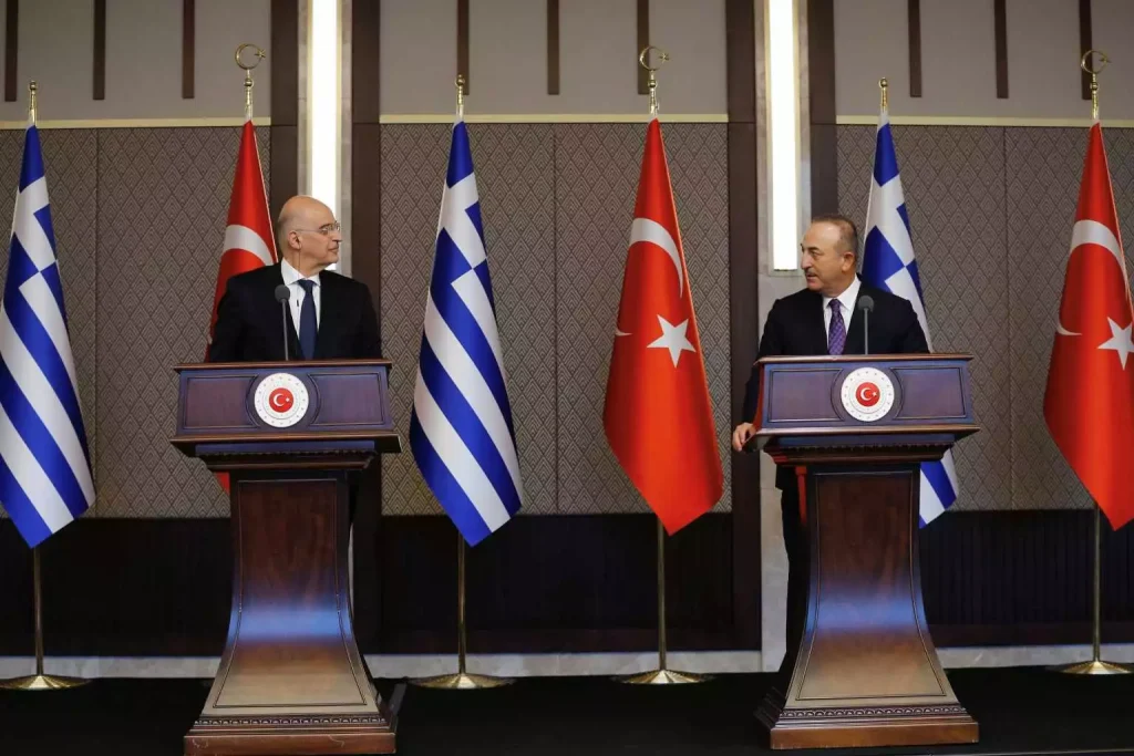 Επικοινωνία Δένδια – Τσαβούσογλου και «περαστικά» από τον Τούρκο υπουργό Εξωτερικών Επικοινωνία Δένδια – Τσαβούσογλου και «περαστικά» από τον Τούρκο υπουργό Εξωτερικών