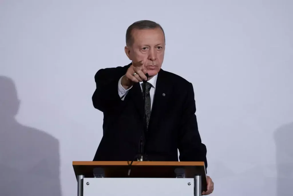 Ερντογάν σε Έλληνα δημοσιογράφο: Σωστά καταλάβατε… Θα έρθουμε νύχτα Ερντογάν σε Έλληνα δημοσιογράφο: Σωστά καταλάβατε… Θα έρθουμε νύχτα
