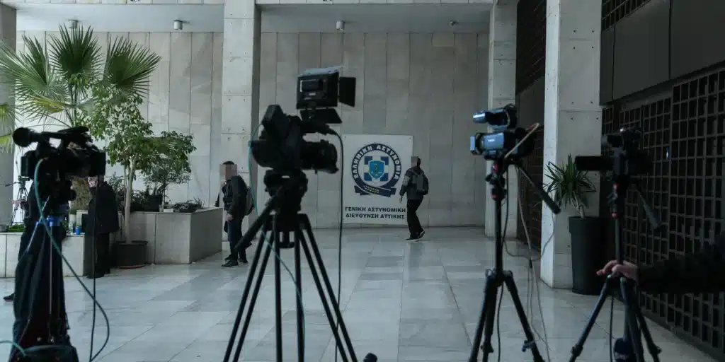 Κολωνός: Τα στοιχεία που «έκαψαν» τη μητέρα της 12χρονης -Πώς φτάσαμε στη σύλληψή της για μαστροπεία