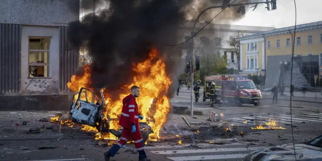Ουκρανία: Ως εγκλήματα πολέμου ερευνώνται οι πολύνεκρες πυραυλικές επιθέσεις της Ρωσίας