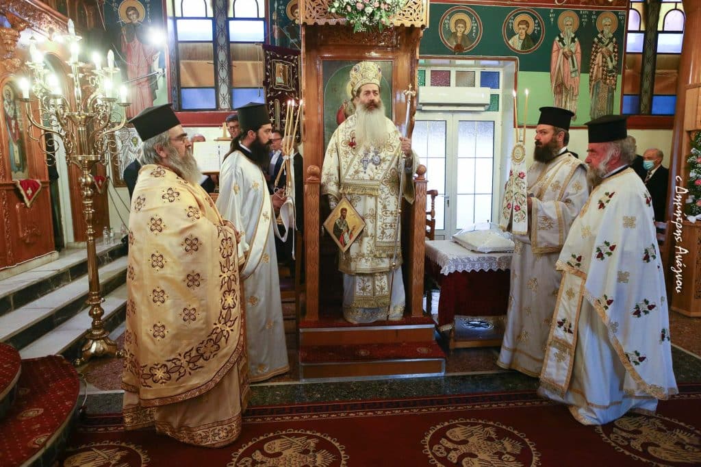 Στην Σοφιάδα Δομοκού ιερούργησε ο Σεβασμιώτατος Μητροπολίτης Φθιώτιδος κ. Συμεών Στην Σοφιάδα Δομοκού ιερούργησε ο Σεβασμιώτατος Μητροπολίτης Φθιώτιδος κ. Συμεών