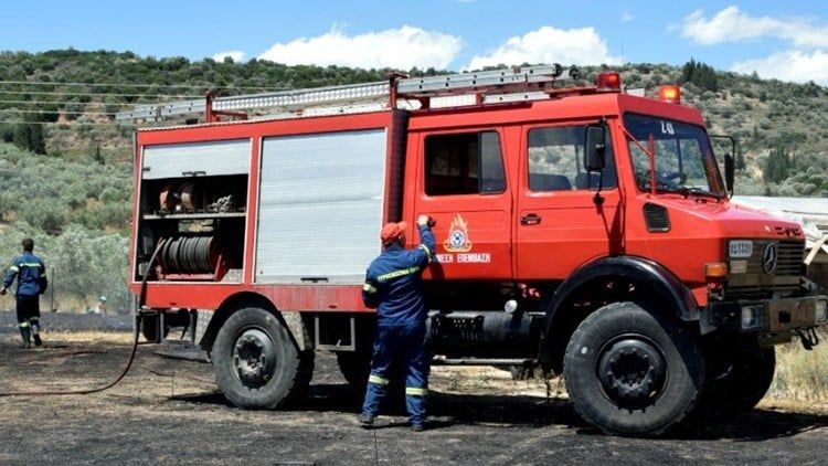 Φωτιά στο Καπανδρίτι – Σπεύδουν πυροσβεστικές δυνάμεις Φωτιά στο Καπανδρίτι – Σπεύδουν πυροσβεστικές δυνάμεις