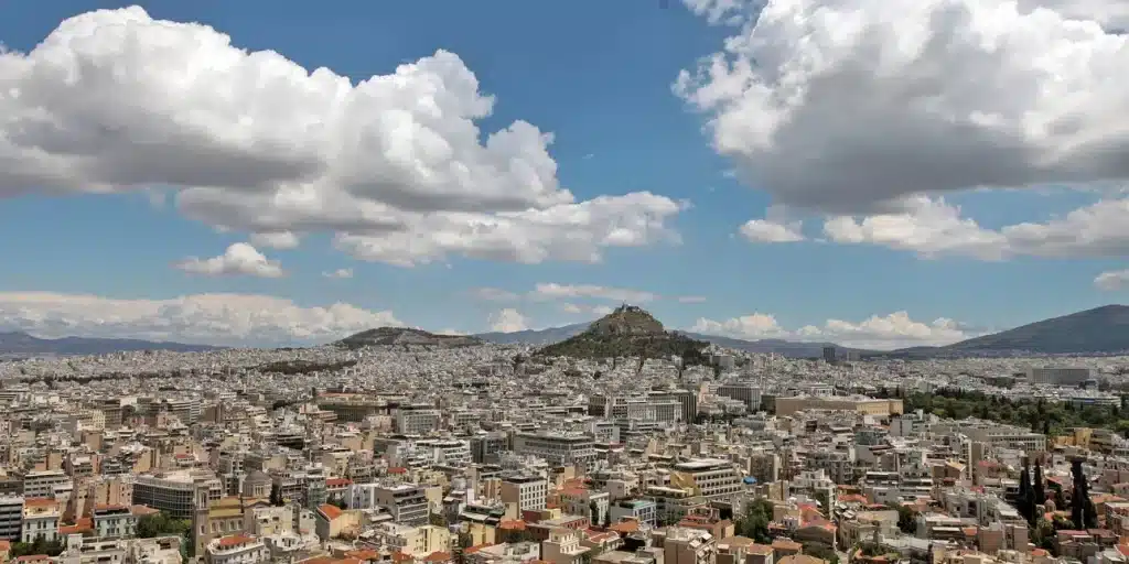 Handelsblatt: Να γιατί είναι ιδιαίτερα τώρα τόσο περιζήτητα τα ελληνικά ακίνητα