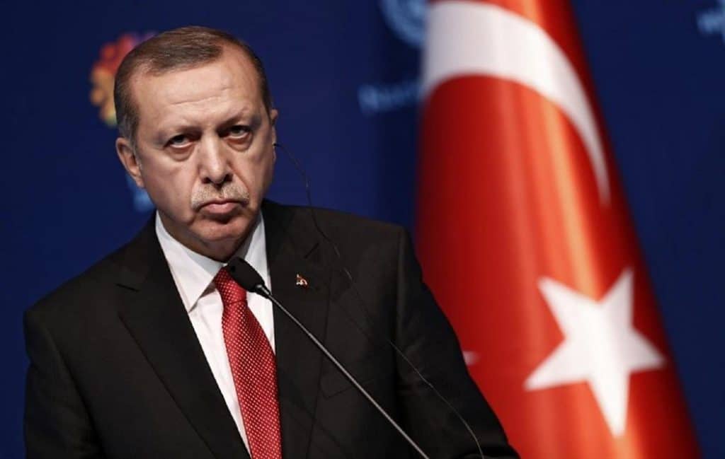 Τουρκία: Ο Ερντογάν ετοιμάζει δημοψήφισμα για τη μαντήλα