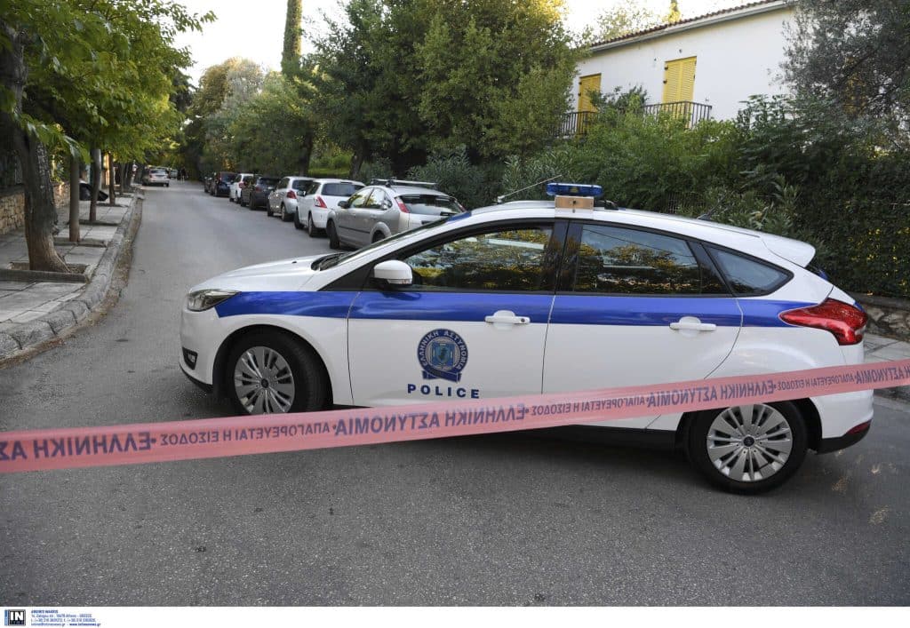Νεκρός βρέθηκε στη Μάνδρα ένας 17χρονος από σφαίρα στο κεφάλι Νεκρός βρέθηκε στη Μάνδρα ένας 17χρονος από σφαίρα στο κεφάλι