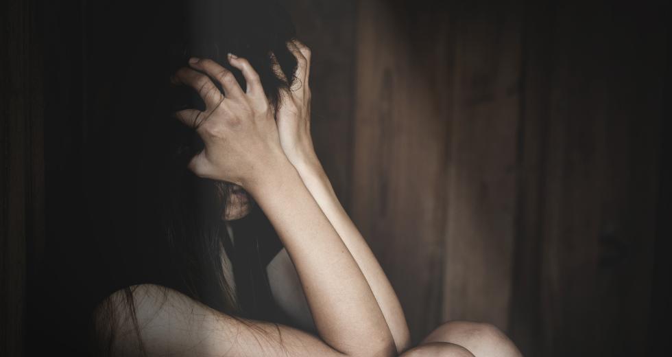 Απόπειρα βιασμού στη Νίκαια: «Το κεφάλι μου είναι παραμορφωμένο από τα χτυπήματα» λέει στο newsit.gr η 20χρονη Απόπειρα βιασμού στη Νίκαια: «Το κεφάλι μου είναι παραμορφωμένο από τα χτυπήματα» λέει στο newsit.gr η 20χρονη