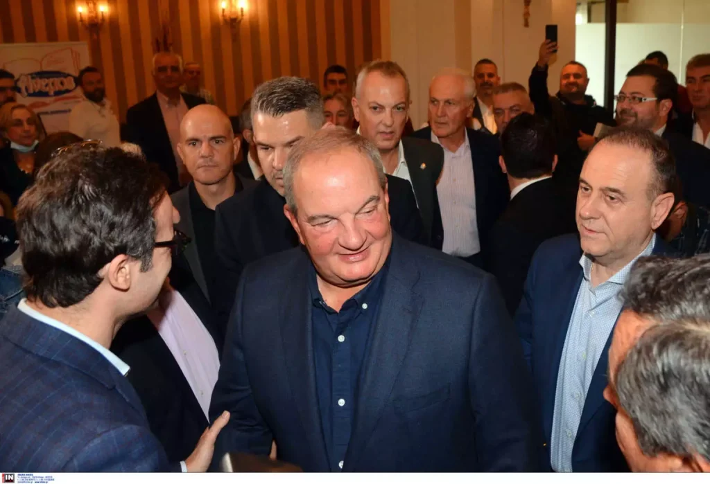 «Ο Κώστας Καραμανλής μου είπε: “εμένα με παρακολουθούσαν σοβαρές υπηρεσίες”» «Ο Κώστας Καραμανλής μου είπε: “εμένα με παρακολουθούσαν σοβαρές υπηρεσίες”»