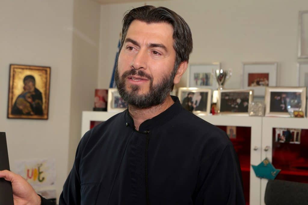Κιβωτός του Κόσμου: Αυτοί είναι οι 3 συνεργάτες του πατέρα Αντωνίου που βρίσκονται στο στόχαστρο των Αρχών Κιβωτός του Κόσμου: Αυτοί είναι οι 3 συνεργάτες του πατέρα Αντωνίου που βρίσκονται στο στόχαστρο των Αρχών
