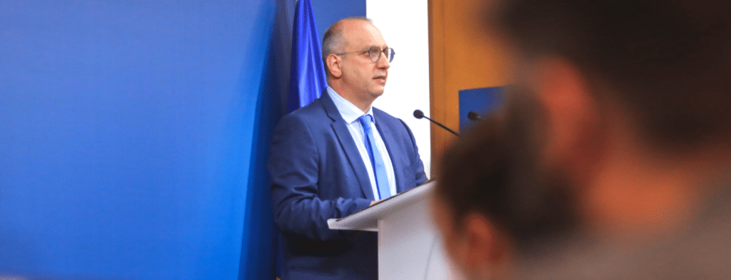 Οικονόμου για Τσίπρα: Ακόμα και τις γιορτινές μέρες, σαν άλλος Εμπενίζερ Σκρουτζ, γεμίζει την ατμόσφαιρα με μαυρίλα και μιζέρια Οικονόμου για Τσίπρα: Ακόμα και τις γιορτινές μέρες, σαν άλλος Εμπενίζερ Σκρουτζ, γεμίζει την ατμόσφαιρα με μαυρίλα και μιζέρια
