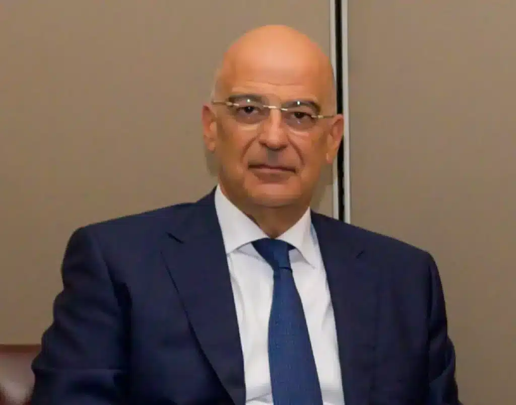 «Ο Νίκος Δένδιας χτύπησε σοβαρά στη μύτη και στα δόντια» – Λιποθύμησε στο Άγιο Όρος ο ΥΠΕΞ «Ο Νίκος Δένδιας χτύπησε σοβαρά στη μύτη και στα δόντια» – Λιποθύμησε στο Άγιο Όρος ο ΥΠΕΞ