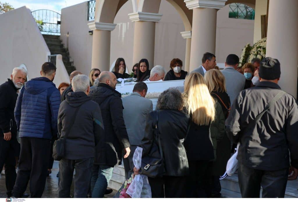 Χανιά: Τελευταίο αντίο στην 21χρονη Έμμα – Πλήθος κόσμου αποχαιρετά την αδικοχαμένη φοιτήτρια Χανιά: Τελευταίο αντίο στην 21χρονη Έμμα – Πλήθος κόσμου αποχαιρετά την αδικοχαμένη φοιτήτρια