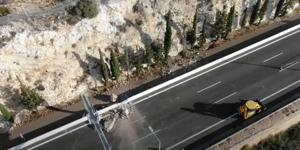 Κακιά Σκάλα: Εισαγγελική έρευνα για το κλείσιμο της Εθνικής Οδού Αθηνών-Κορίνθου