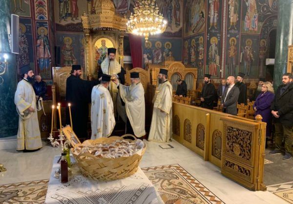 Η Λαμία υποδέχθηκε την Ιερά Εικόνα της Παναγίας του Όρους των Ελαιών (Φωτογραφίες) Η Λαμία υποδέχθηκε την Ιερά Εικόνα της Παναγίας του Όρους των Ελαιών (Φωτογραφίες)