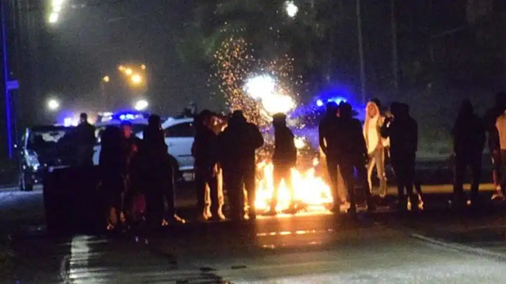 Νεκρός Ρομά από καραμπίνα σε συμπλοκή με άλλον Ρομά μέσα στον καταυλισμό στα Μέγαρα