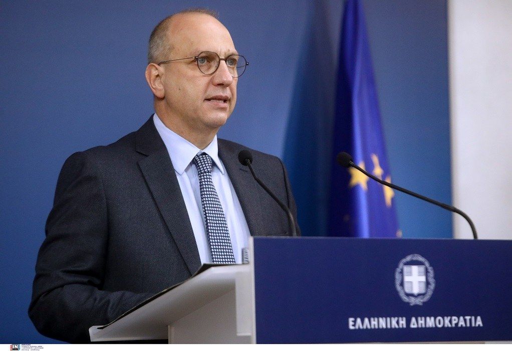 Η ενημέρωση των πολιτικών συντακτών από τον Κυβερνητικό Εκπρόσωπo κ. Γιάννη Οικονόμου (16/1/23)