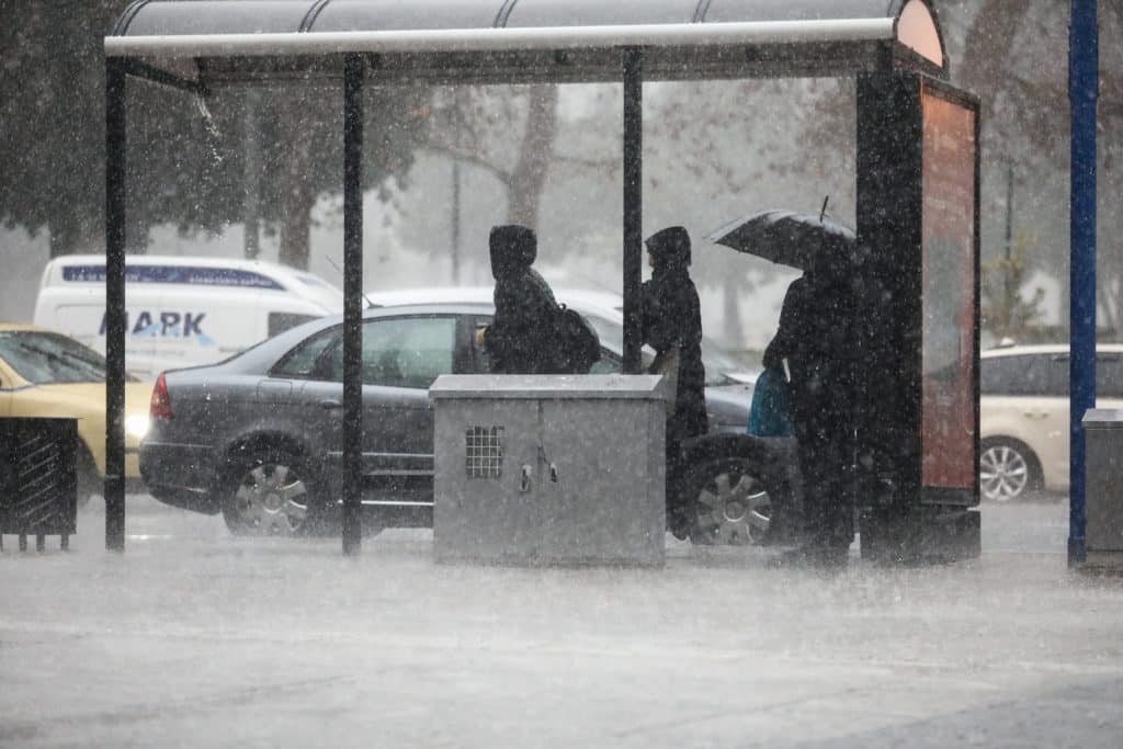 Κακοκαιρία: Στην κυκλοφορία μία λωρίδα της Ποσειδώνος – Πού εντοπίζονται προβλήματα Κακοκαιρία: Στην κυκλοφορία μία λωρίδα της Ποσειδώνος – Πού εντοπίζονται προβλήματα