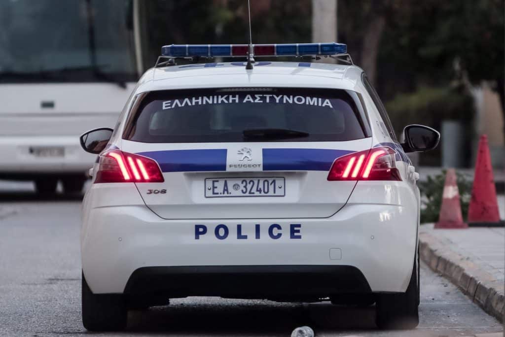 Έγκλημα στη Νίκαια: «Ελάτε σπίτι, σκότωσα τη γυναίκα μου» είπε ο 50χρονος στην Αστυνομία – Νέα στοιχεία Έγκλημα στη Νίκαια: «Ελάτε σπίτι, σκότωσα τη γυναίκα μου» είπε ο 50χρονος στην Αστυνομία – Νέα στοιχεία