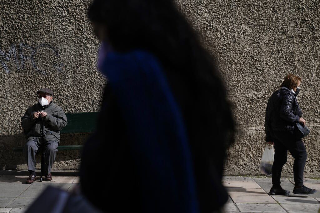 N. Καπραβέλος: Η πανδημία πήρε παράταση λόγω των άλλων ιογενών λοιμώξεων – Μάσκα και εμβολιασμός τα όπλα μας N. Καπραβέλος: Η πανδημία πήρε παράταση λόγω των άλλων ιογενών λοιμώξεων – Μάσκα και εμβολιασμός τα όπλα μας