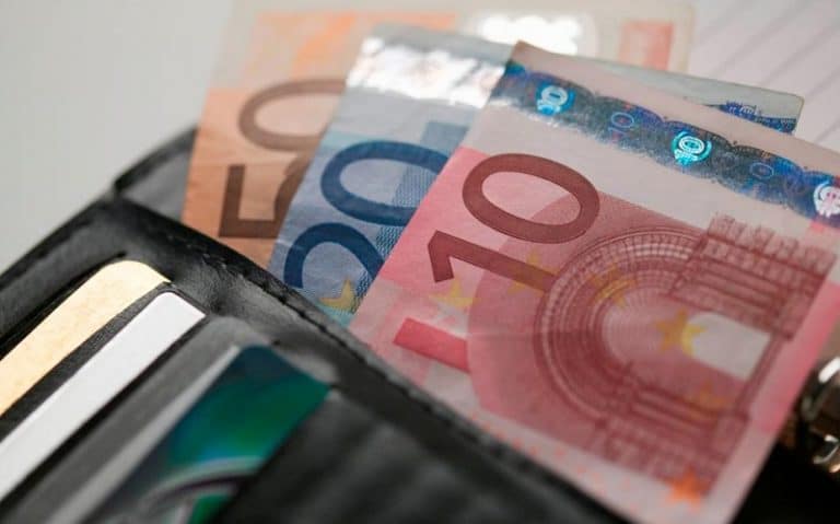 Κατώτατος μισθός: Το χρονοδιάγραμμα της διαδικασίας για τη νέα αύξηση από 1η Απριλίου Κατώτατος μισθός: Το χρονοδιάγραμμα της διαδικασίας για τη νέα αύξηση από 1η Απριλίου