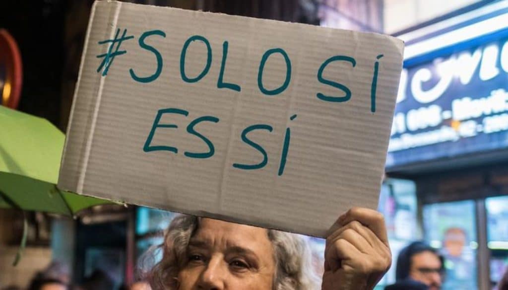 Ισπανία: Ένταση στους κόλπους της κυβερνητικής συμμαχίας για τον νόμο περί σεξουαλικών εγκλημάτων – Μειώνονται οι ποινές