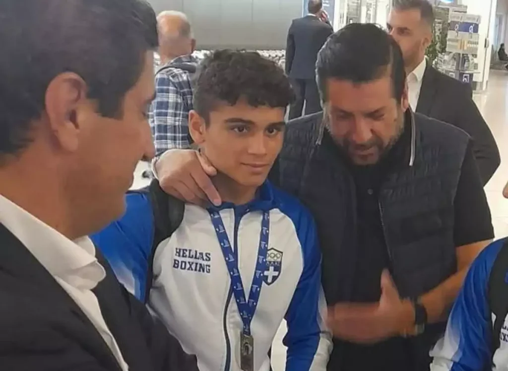 Βασίλης Τόπαλος: Θρήνος στον ελληνικό αθλητισμό με το θάνατο του 16χρονου πυγμάχου Βασίλης Τόπαλος: Θρήνος στον ελληνικό αθλητισμό με το θάνατο του 16χρονου πυγμάχου