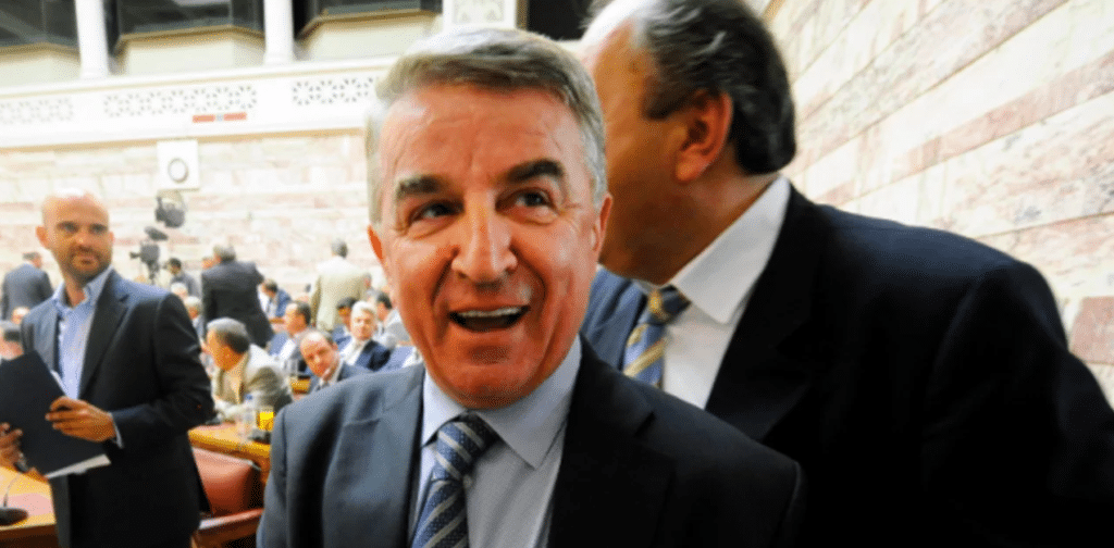Ο Μπούρας «κερνάει» τους ψηφοφόρους του γουρουνόπουλα με… 11 ευρώ! (φωτό) Ο Μπούρας «κερνάει» τους ψηφοφόρους του γουρουνόπουλα με… 11 ευρώ! (φωτό)