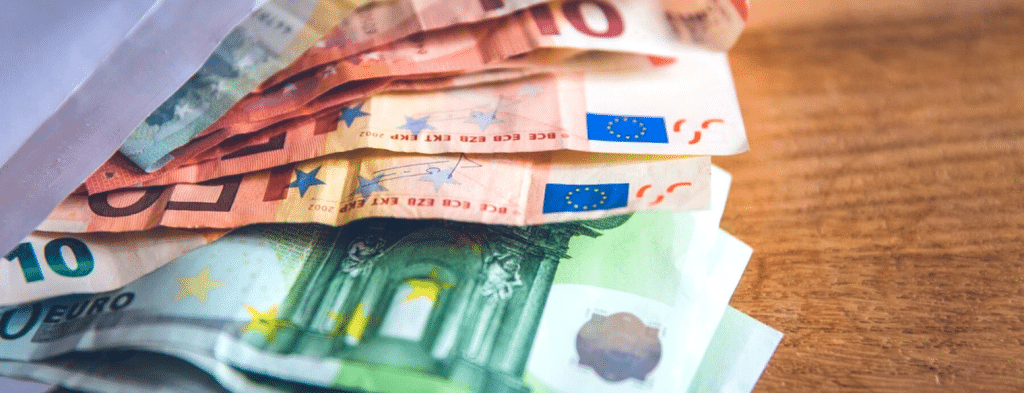 Συντάξεις: Έκτακτο βοήθημα έως 300 ευρώ σε 1.112.000 συνταξιούχους που δεν είχαν δει αύξηση λόγω της προσωπικής διαφοράς Συντάξεις: Έκτακτο βοήθημα έως 300 ευρώ σε 1.112.000 συνταξιούχους που δεν είχαν δει αύξηση λόγω της προσωπικής διαφοράς