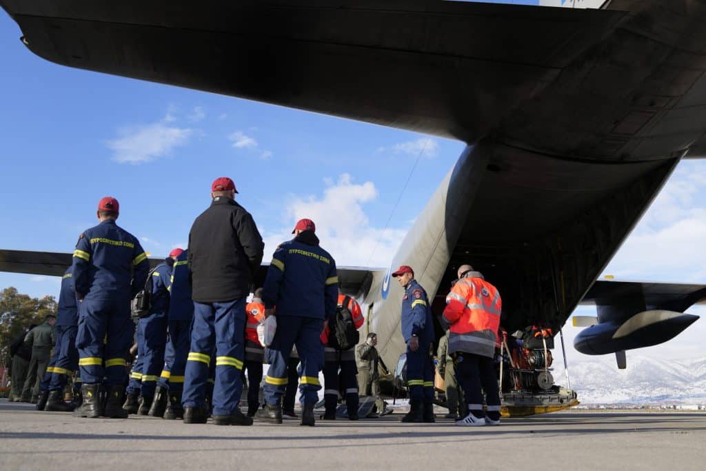 Σεισμός στην Τουρκία – Έλληνας Πρέσβης Άγκυρας στην ΕΡΤ: Γενικότερο κλίμα «χαλάρωσης» στις σχέσεις Ελλάδας – Τουρκίας (video) Σεισμός στην Τουρκία – Έλληνας Πρέσβης Άγκυρας στην ΕΡΤ: Γενικότερο κλίμα «χαλάρωσης» στις σχέσεις Ελλάδας – Τουρκίας (video)