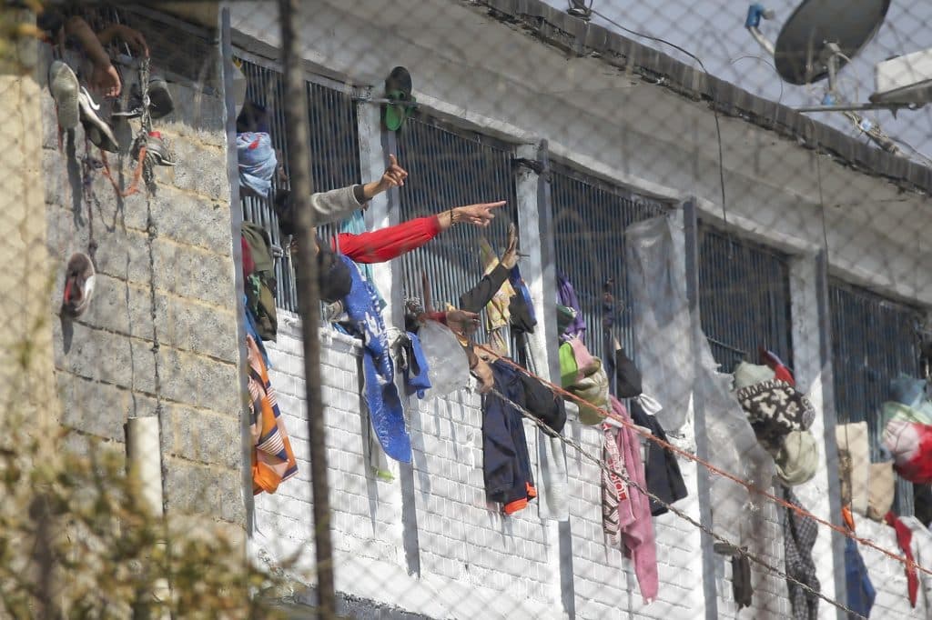 Κολομβία: Σάλος για νομοσχέδιο που αποποινικοποιεί την αιμομιξία για την αποσυμφόρηση των φυλακών Κολομβία: Σάλος για νομοσχέδιο που αποποινικοποιεί την αιμομιξία για την αποσυμφόρηση των φυλακών