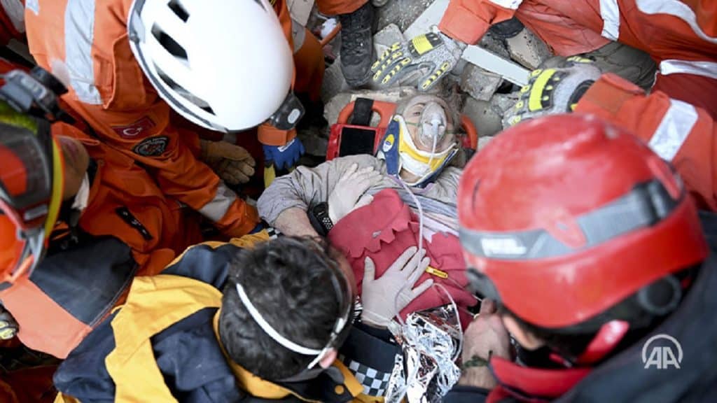 Τουρκία: Ύστατες ελπίδες για εγκλωβισμένους αλλά «τα θαύματα» συνεχίζονται