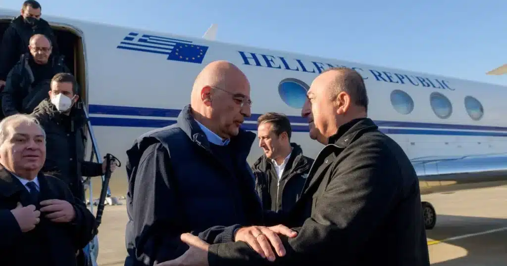 «Χαίρομαι που υποδέχτηκα τον φίλο μου, Νίκο»: Τσαβούσογλου-Δένδιας μαζί στο κέντρο επιχειρήσεων Αντιόχειας