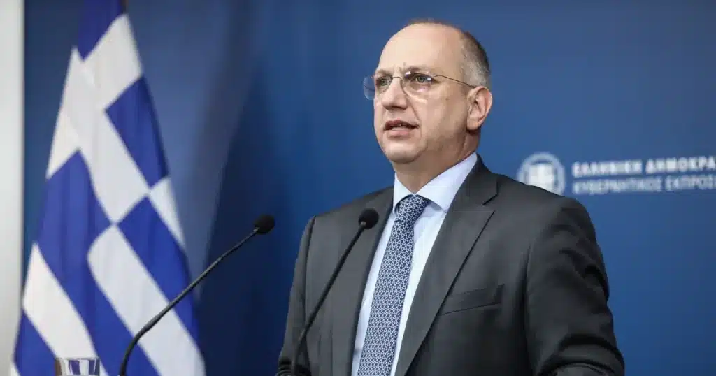 Οικονόμου: Παγκόσμιο πρόβλημα η ακρίβεια, δεν ρίχνουμε λευκή πετσέτα -Βασικός στόχος η μείωση της ανεργίας